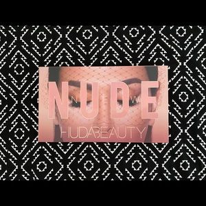 Huda Beauty Nude Eyeshadow palette
